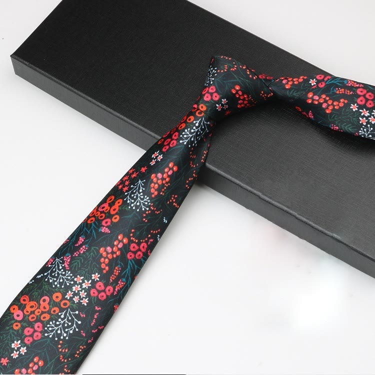 Men's Forest Berry Floral Pattern Necktie