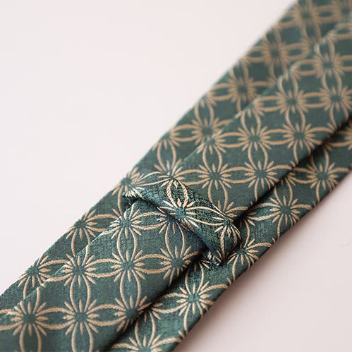 Men's Green Daisy Floral Pattern Necktie