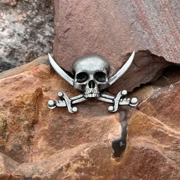 Amazing Retro Gothic Skull Brooch Pin