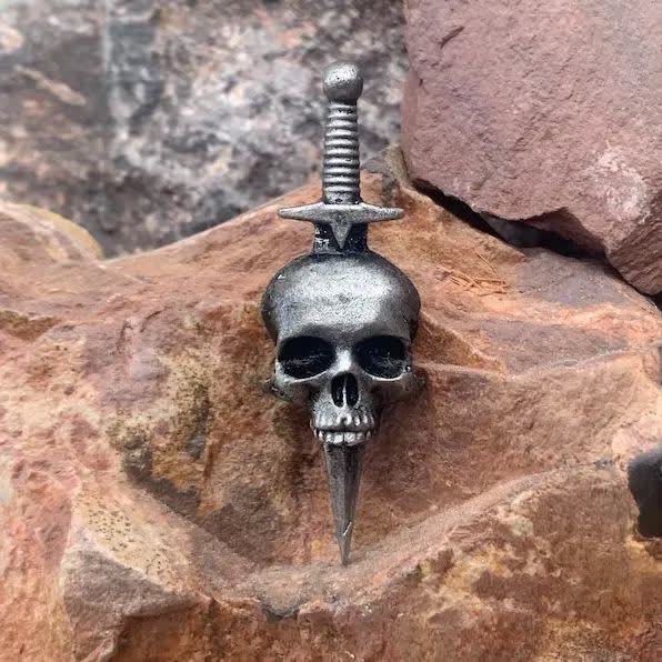 Amazing Retro Gothic Skull Brooch Pin