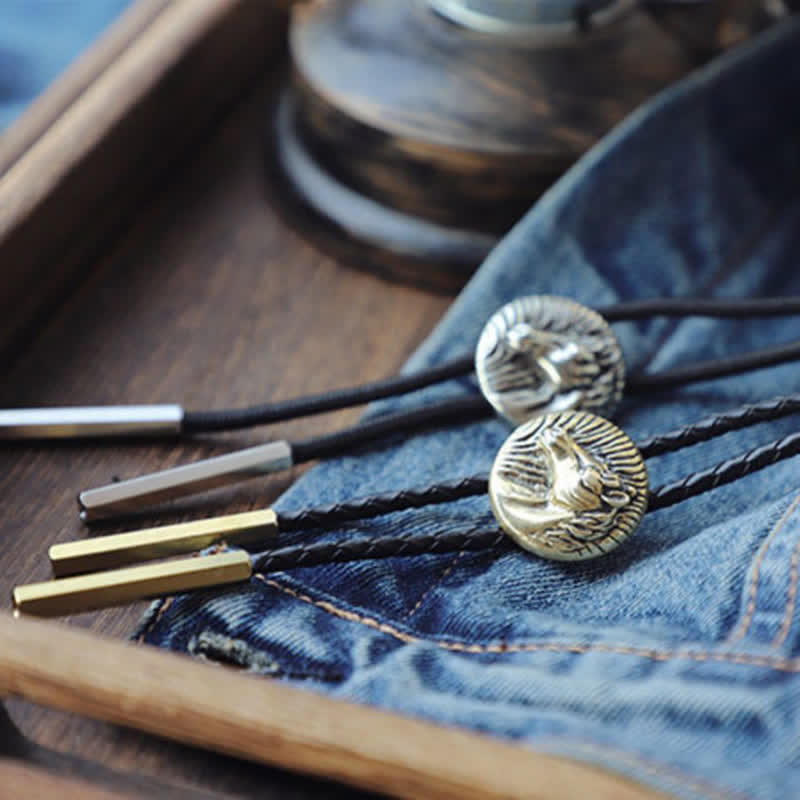 Retro Carved Horse Head Bolo Tie