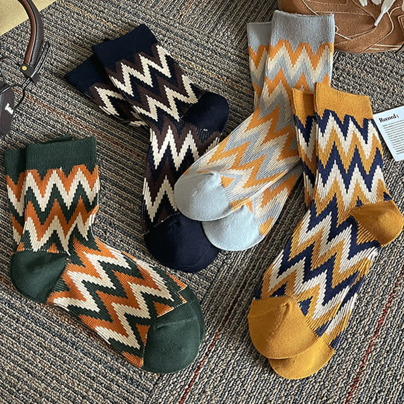 Funky Retro Zigzag Pattern Cotton Crew Socks