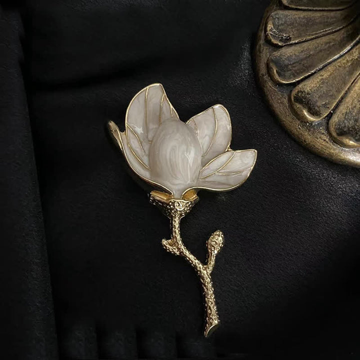 Women's Exaggerated Court Style White Magnolia Brooch