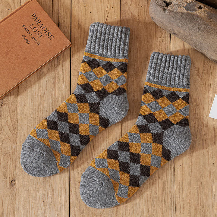 Men's Characteristic Plaid Pattern Winter Crew Socks