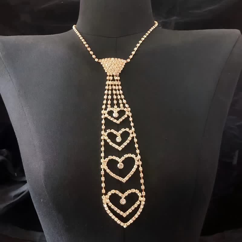 Luxury Heart-Shaped Rhinstones Creative Necktie Necklace