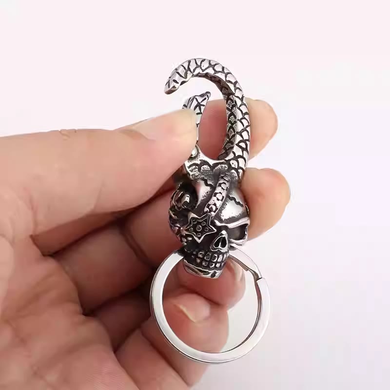 Creative Pirate Skull Captain Metal Keychain - image 0