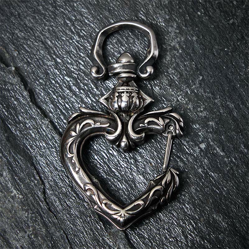 Vintage Rotatable Heart-shaped Polished Metal Keychain - image 4