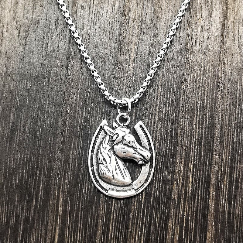 Vintage Horse Head Horseshoe Pattern Metal Pendant Necklace - Silver - image 2