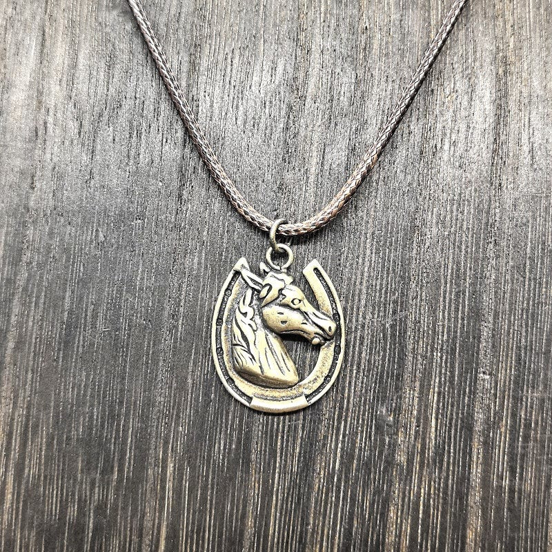 Vintage Horse Head Horseshoe Pattern Metal Pendant Necklace - Antique Bronze - image 1