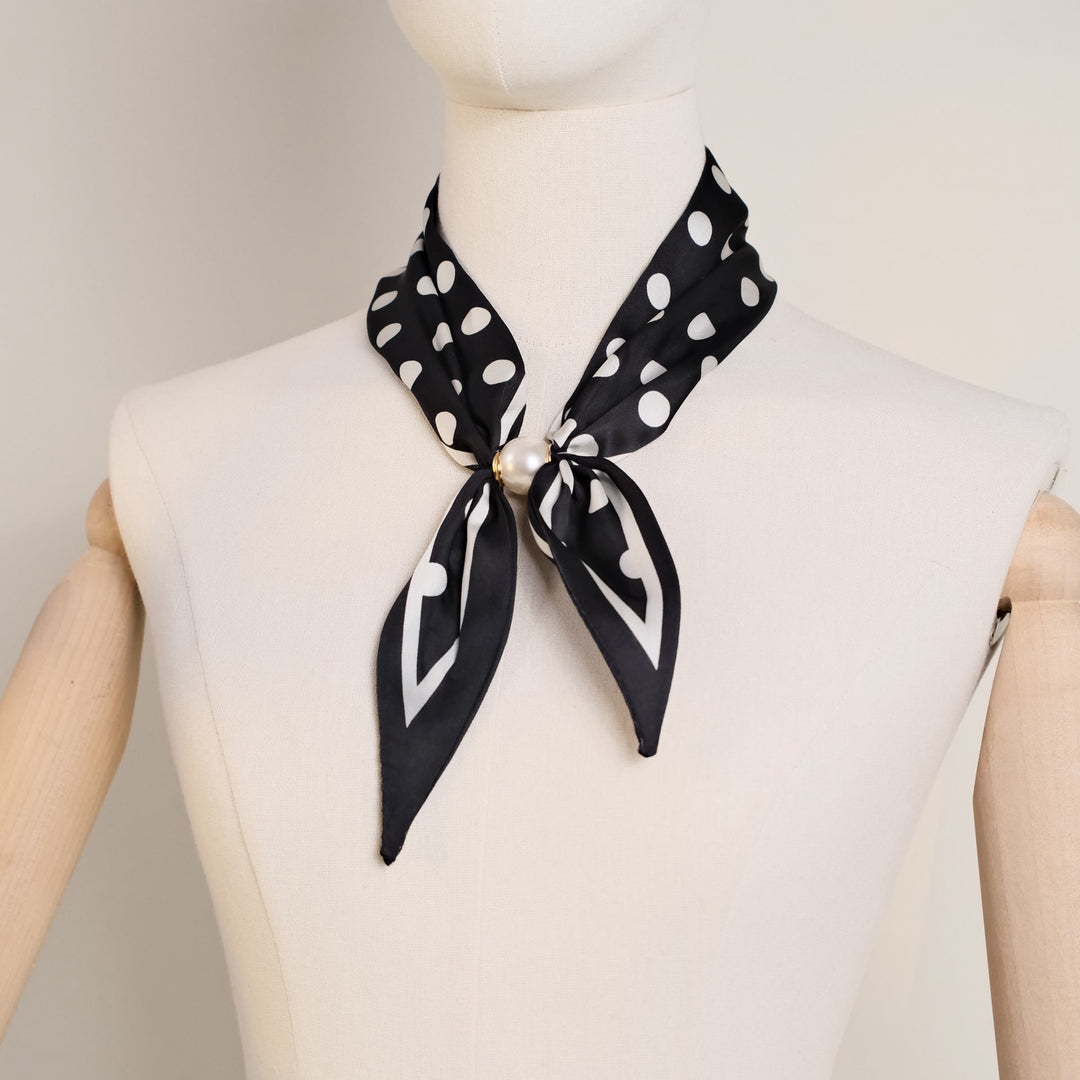 Women's Elegant Retro Pattern Square Scarf - image 3
