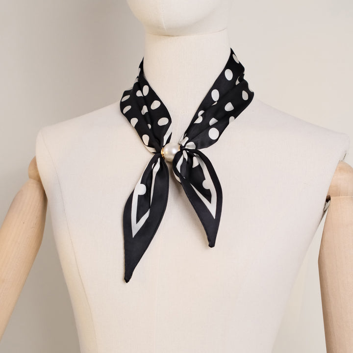 Women's Elegant Retro Pattern Square Scarf - image 3