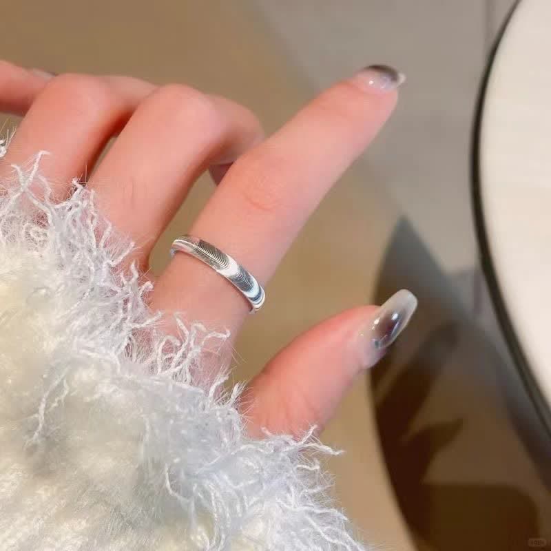 Cool Girl Everyday Jewelry Minimalist Textured Wave Ring - Silver - US 10 - image 0